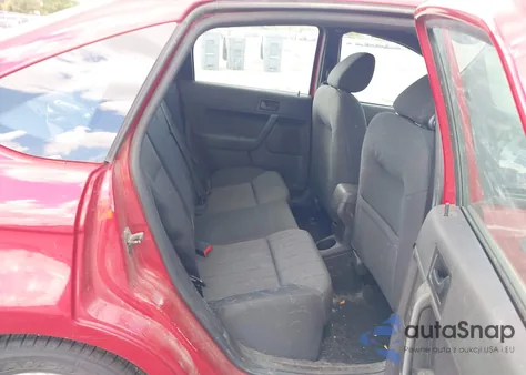 2010 Ford Focus Se z USA, uszkodzony, nr VIN 1FAHP3FN2AW106716